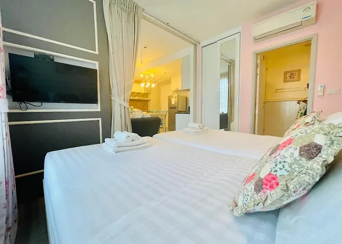 Summer Huahin Condo 2 Bedrooms Pool View Classic Room